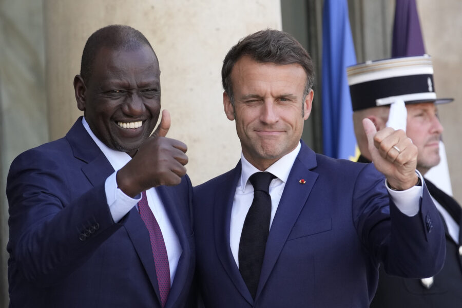 Kenyas president William Ruto och Frankrikes Emmanuel Macron möttes i Paris i juni för att diskutera hur utvecklingsländer ska få hjälp att hantera klimatförändringar och fattigdom.
