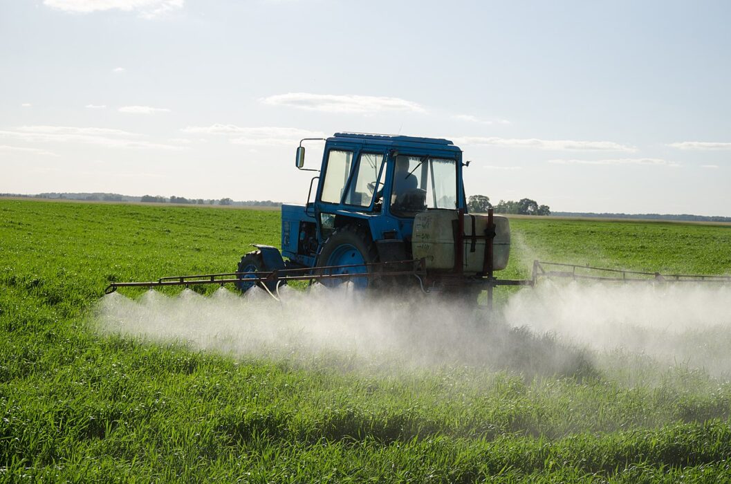 Inom ekologisk produktion är kemiska bekämpningsmedel inte tillåtna