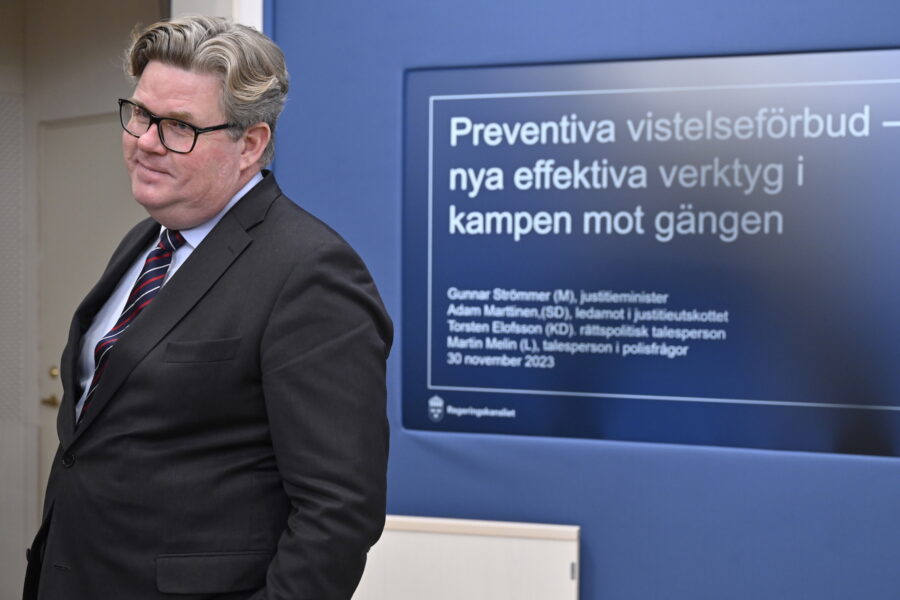 Justitieminister Gunnar Strömmer (M) under en pressträff där nya verktyg i kampen mot de kriminella gängen presenterades.