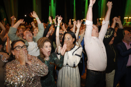 Glädjescen från Miljöpartiets EU-valvaka.