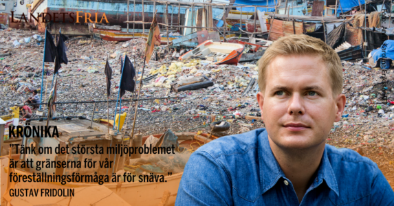 En flod med plastskräp. Skribenten i förgrunden.