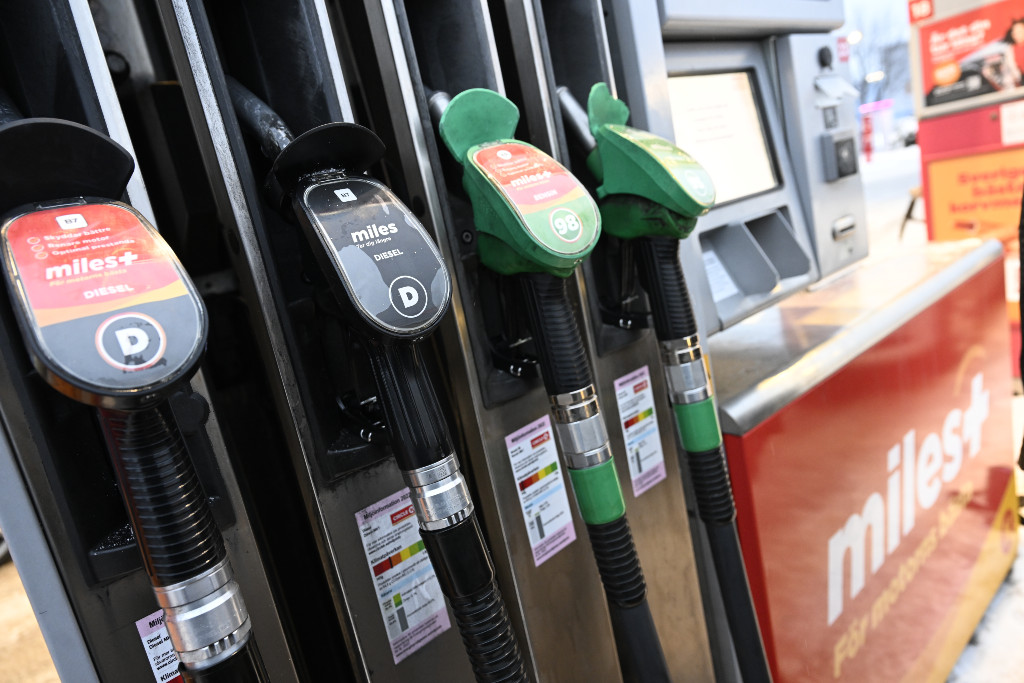 Bensin- och dieselpumpar.