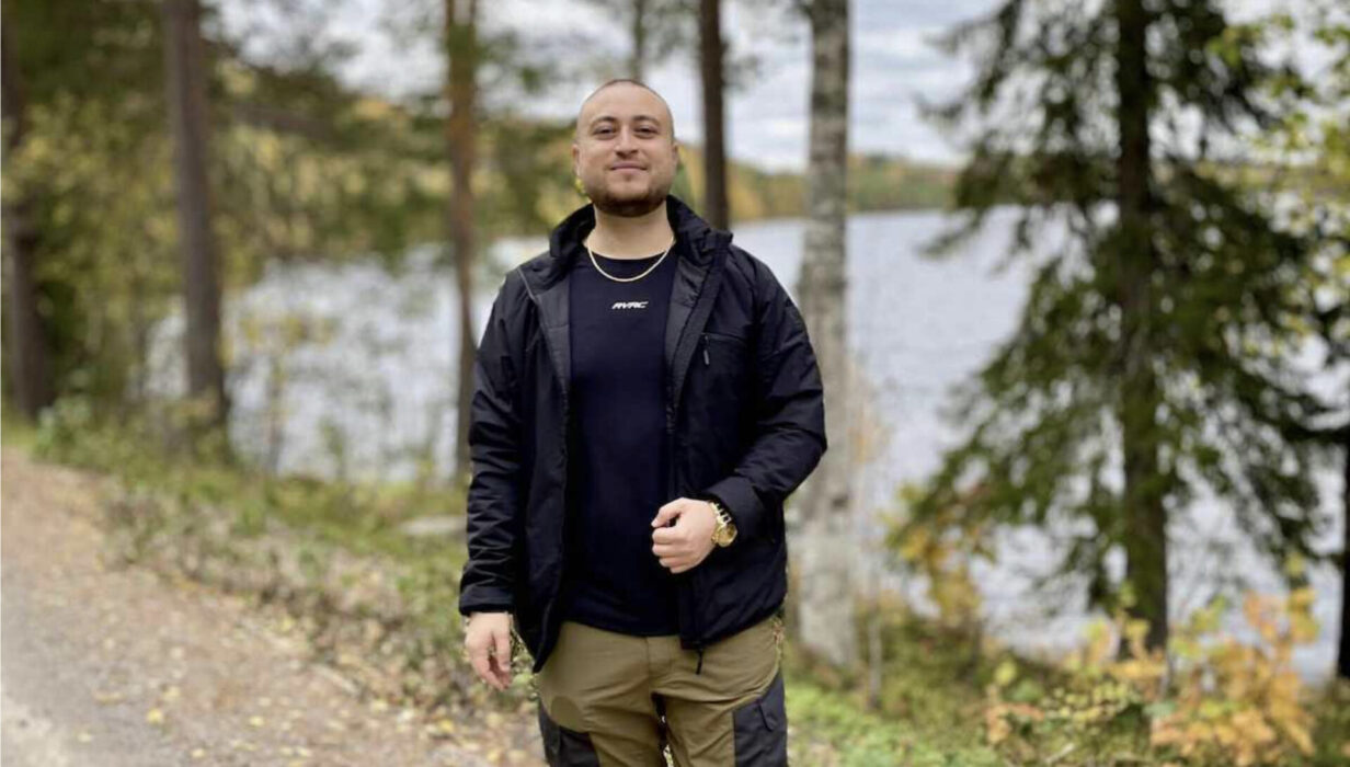 I dag har Mostafa Naser som flydde från Syrien 2015 funnit sig till rätta i Älvsbyn i Norrbotten.