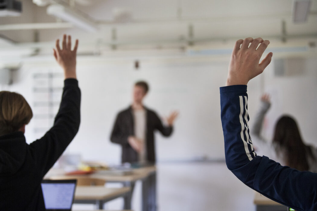 Ambitiösa elever tenderar att inspirera och engagera sina klasskamrater, vilket kan leda till bättre jobb.