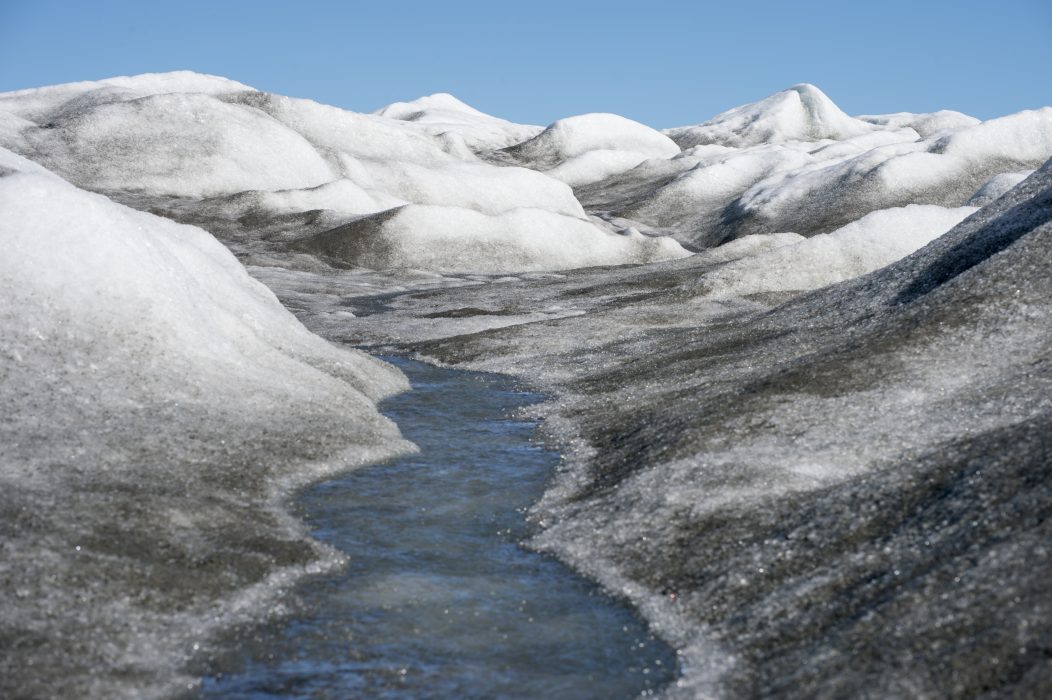GRÖNLAND 2016-06-09
Glaciäris på Grönland. Från Kangerlussuaq går Grönlands längsta väg till Russellglaciären (bilden). Vägen är 3,5 mil lång.
Foto: Lars Pehrson / SvD / TT / Kod: 30152
** OUT DN och Dagens Industri (även arkiv) och Metro**