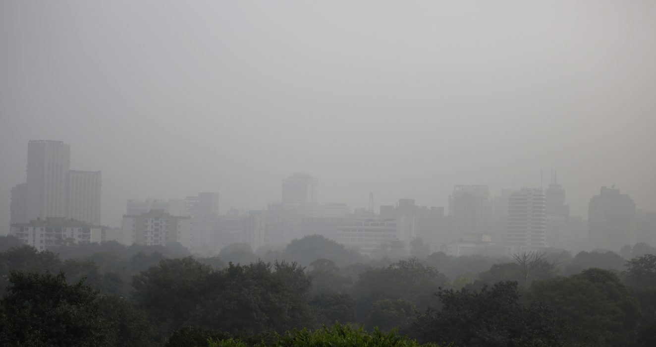 Smog envelops the skyline at noon in New Delhi, India, Tuesday, Nov. 7, 2017. Air pollution in India's capital has hit hazardous levels prompting local officials to ask that school shut down and a half marathon scheduled later in November be called off. (AP Photo/Altaf Qadri)