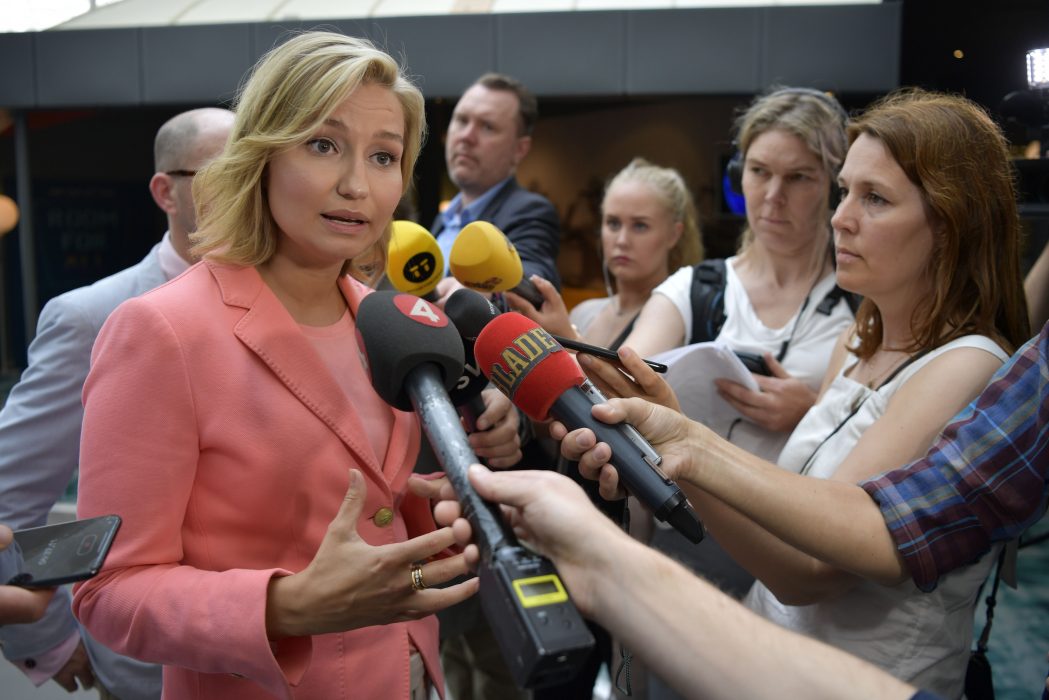 STOCKHOLM 20190620
Kristdemokraternas partiledare Ebba Busch Thor (KD) Lars Adaktussons avgång under en pressträff på ett hotell i Arlanda stad.
Foto: Anders Wiklund / TT / kod 10040