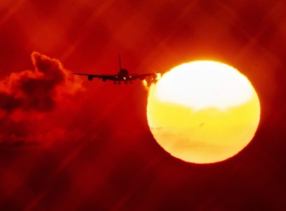 FLYGPLAN I SOLUPPGÅNG