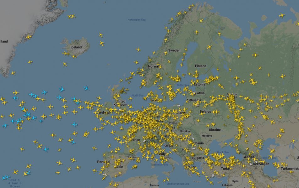 En översikt över flygtrafiken över Europa den 25 mars 2020.