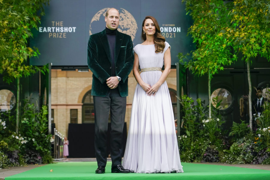 Storbritanniens prins William tillsammans med sin hustru Kate, hertiginnan av Cambridge, vid prisceremonin i London på söndagen.